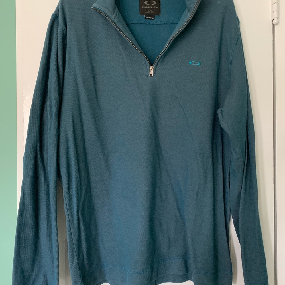 Men’s blue lightweight long sleeve tee